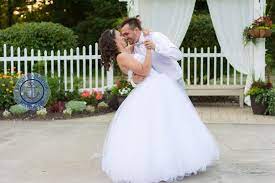 Our wedding is october 3 in cincinnati, oh. The 10 Best Wedding Photographers In Cincinnati Oh 2021