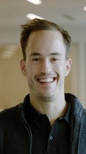 Lee Proffitt's Instagram, Twitter & Facebook