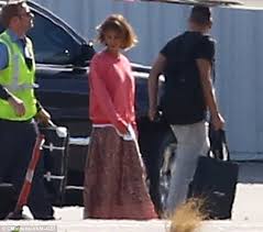 Topics bob bob haircut celebrity beauty celebrity hair haircuts hairstyle ideas hairstyles jessica alba long bob long hair short hair. Jessica Alba Debuts Short Bob Hairstyle Daily Mail Online