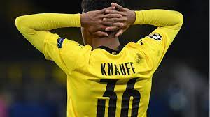 Bernardo silva (manchester city) header from the centre of the box misses to the borussia dortmund 1, manchester city 0. Zsg3zfjo0odzim