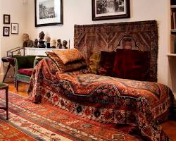 Immagine di DNA double helix and Freud's couch