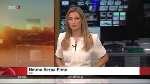 A sic notícias decidiu descontinuar os programas de desporto que assentam em comentadores que representam clubes, vulgarmente conhecidos como os três grandes, benfica, porto e sporting. Nelma Serpa Pinto Estreia Se Como Pivo Na Sic Noticias