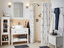 Aufbewahrung Badezimmer Geschlossene Ordentliche Die Ikea Hemnes Badezimmerserie Ist Eine Tr Ikea Badezimmer Badezimmer Unterschrank Ikea Badezimmerschrank