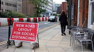 Marea britanie urmează să părăsească ue pe 29 martie 2019, dar până în prezent nu există un acord cu bruxellesul privind viitoarele relaţii, iar una dintre veştile proaste este dreptul de a zbura în marea britanie. Boris Johnson InÄƒspreÈ™te MÄƒsurile Anti Coronavirus In Anglia Europa Dw 23 09 2020