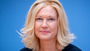 Sollte diese frau schwesig zufällig „familienministerin werden, dann sehe ich für die zukunft deutschlands in den nächsten vier jahren keine perspektive. Manuela Schwesig Nach Der Krebserkrankung Schlimmsten Wochen Meines Lebens Bunte De