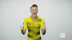 Favre was a playmaker for various swiss and french clubs, the longest for servette. 7 0 Borussia Dortmund Ballert Sich An Die Bayern Ran