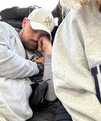 This man can sleep anywhere 😴