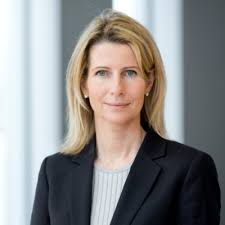 I've finally moved to London after months of early morning meetings from  Houston and moving limbo. I initially took