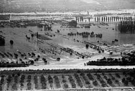 1 tag nach den grossen regenfällen ist das ausmass der überschwemmung immernoch gut zu sehen. Uberschwemmungen