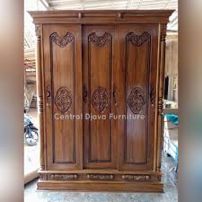 Lemari yang menggunakan daun pintu geser panjang minimalnya adalah 55 cm. Lemari Pakaian Peluru Sliding 3 Pintu Kayu Jati Almari Geser Jepara Terbaru Juli 2021 Harga Murah Kualitas Terjamin Blibli