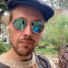 Stream trippin' home by Milena Renée