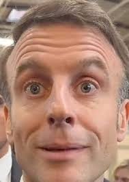 Je réserve mes qualificatifs sur cet individu.... Des qu ' il apparaît dans  un media (on se demande bien à quel titre d' ailleurs....Et en qualité de  quoi ?) .... Je zappe....