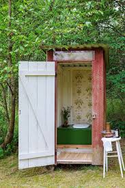 Lol Bientot Je Vais Retrouver Ma Maison A La Campagne Elle N Est Pas Aussi Belle Que Celle Ci Mai Toilette Exterieure Toilettes Seches Toilette A Compostage