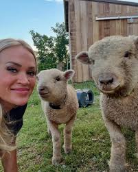Carrie Underwood - The sheep and I want you to watch American Idol tonight.  Gary is stubborn and won't take no for an answer! 🐑 #CUonIDOL  #GaryTheSheep | Facebook