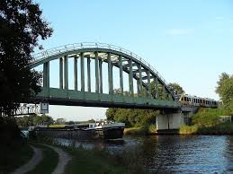 Het twentekanaal is een waterweg in de nederlandse provincies gelderland en overijssel die de de ctt terminal is gelegen aan het twentekanaal , o. Verruiming Twentekanalen Kan Verder Binnenvaartkrant
