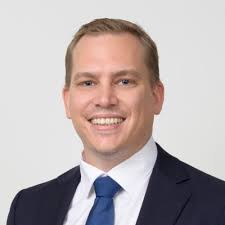 Very glad to share that I've started a new role as Associate Director of  Corporate Legal at Coca-Cola Europacific Partners.