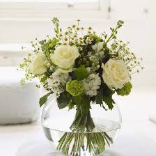 Learn How To Make This Green And White Hand Tie Flower Arrangement Flower Bouquet Wedding Diy Wedding Bouquet Bouquet