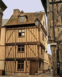 Maison A Pans De Bois Situe A Louviers Periodes De Construction 15e Siecle 16e Siecle Louviers Pan De Bois Colombage