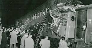 The 1950 Richmond Hill Kew Gardens Ny Long Island Railroad Train Wreck Long Island Railroad Railroad Track Photography Train Wreck