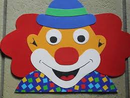 Fensterbild Tonkarton Karneval Fasching Fenstergucker Clown Rote Haare Neu Topp Fasching Basteln Hut Einfache Bastelarbeiten Fur Kinder Karneval Deko Basteln