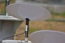 Starlink is delivering beta service & continuing expansion globally. Spacex S Starlink Ufo On A Stick User Terminal Prototypes Revealed I