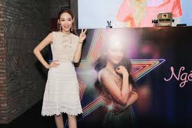 Hàng ngàn khách chen chúc chờ soi chiếu ở sân bay tân sơn nhất. Minh Háº±ng Ä'iá»‡u Ä'a Ra Máº¯t Mv Nháº¡c Phim Sáº¯c Ä'áº¹p Ngan Can