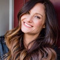 Sara Colvin's Instagram, Twitter & Facebook