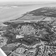 En dan stap je in de wondere wereld van de nieuwe hollandse waterlinie in. Nieuwe Hollandse Waterlinie Wikipedia