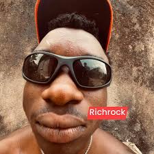 No thing way person no go see for chief Imo Hand this man is so funny Kai  Welldone chief imo you are doing well