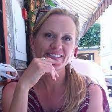 Leslie Mcclain's Instagram, Twitter & Facebook