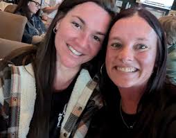 THIS is how Laura and Zack fans do it! We feel your love ❤️ We are beyond  grateful 🙏