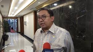 Selain terdapat penambahan anggaran belanja pegawai, kemenhub juga melakukan pemangkasan. Bayar Kompensasi Dengan Potong Gaji Pegawai Fadli Zon Pln Tak Profesional