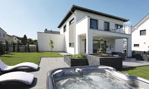 Strandnahes exklusives ferienhaus mit sauna, whirlpool, kamin,wlan und einer wii. Fertighaus Weberhaus Holzbauweise Holz Haus Pool Jacuzzi Bodensee Stadtvilla Villa Garten Haus Haus Architektur Minimalistische Architektur