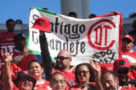 Los diablos rojos y la marea azul contagian la fiesta en Los Ángeles antes del duelo