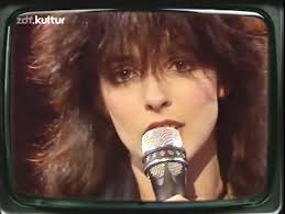 It became successful in britain and the united states soon after. Cosmic Courier On Twitter Nena 99 Luftballons German Tv Munich 1982 Https T Co E0ktvyxl8r Nena Nenakerner Newwave Synthpop