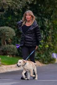Goldie hawn has also had a passion for dancing, long before she made a name for herself as an wed jan 27 20:42:39 +0000 2021 goldie hawn @goldiehawn. Goldie Hawn And Kurt Russell In Their Brentwood Neighborhood 02 15 2021 Celebmafia