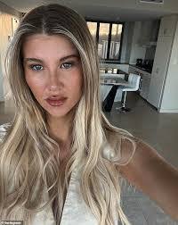 Lauren Doig's Instagram, Twitter & Facebook