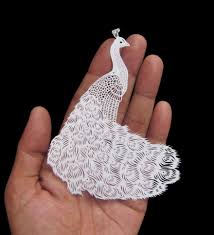 Kagit Kesme Sanati Panosundaki Pin