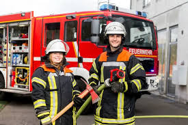 Polizeibericht: Karlstadt | Holzschuppen in Brand geraten - Polizei Karlstadt ermittelt zur Ursache