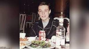 Первый трек «китайская стена» гуф записал в 1998 году, но известен стал двумя годами позже. Guf Biografiya Foto Pesni Lichnaya Zhizn Albomy Klipy Rost Ves Kak Menyalis Znamenitosti