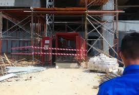 These include falls, being struck by an object, electrocutions and being caught in or compressed by equipment or objects. Four Construction Workers Killed In Precinct 15h Site Accident The Star