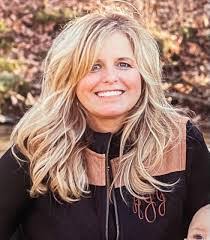 Tammy Tully's Instagram, Twitter & Facebook