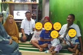 Selalu luangkan masa bersama walau sesibuk mana kehidupan seharian. Ayah Ibunya Meninggal Hampir Bersamaan 6 Bocil Di Balikpapan Mendadak Yatim Piatu Warga Se Kota Langsung Grebek Ke Rumah Beri Bantuan Semua Halaman Grid Hot