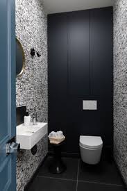 Une déco de wc soignée c'est une bonne idée pour embellir le coin toilette souvent oublié en décoration. Photos Et Idees Deco De Wc Et Toilettes Avril 2021 Houzz Fr