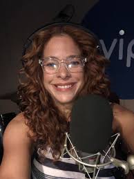 La radio es un medio apasionante que me encanta!! 🎙🎧Hoy grabando la radio  novela “Por el Ojo de la Cerradura” próximamente por Fidelity 95.7 y  NotiUno...la vida de Luis Muñoz Marín no