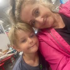 Happy birthday Ava Rose!! I can't believe you are finally 18! I hope you're  loving residential life and you are having the time of your life. I miss  you! I hope you