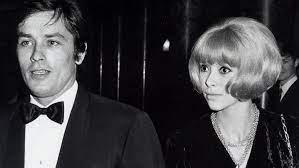 Je ne suis pas venu ici pour pleurer déclare alain delon après avoir visionné une vidéo avec mireille darc. Mireille Darc Amours Intenses Et Amities Indefectibles L Express Styles