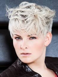 May 30, 2016 · capelli medi e mossi, il taglio giusto per donne che non hanno tempo da perdere. Taglio Capelli Corti Mossi Donna 2013