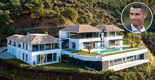 Moderne architektur traumhaus haus ideen haus dekoration haus design haus bauen christiano ronaldo ronaldo cristiano ronaldo cr7 the well. Die Exklusive Und Luxuriose Ferienvilla Von Cristiano Ronaldo In Spanien Idealista