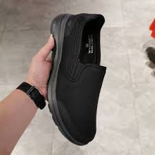 The leaders in walking shoe technology continue to innovate with the skechers gowalk 5™. Skechers Go Walk 5 Ultra Go All Black Original Shopee Indonesia